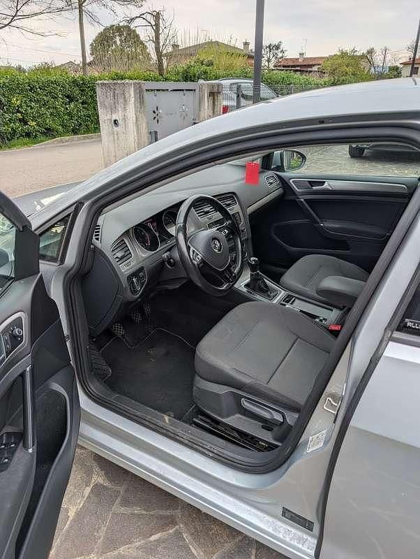 Usata VW Golf VII 110 CV (80 kW) 2017 Argento Berlina