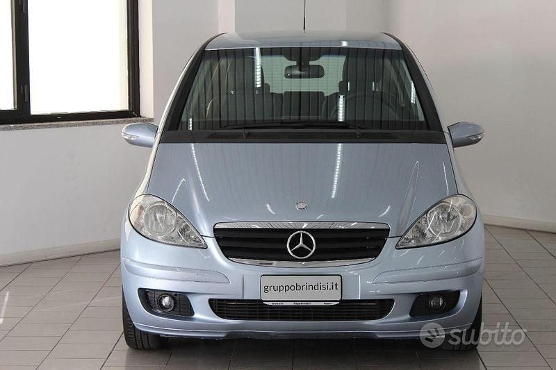 Usata Mercedes A180 109 CV (80 kW) 2008 Grigio chiaro Utilitaria