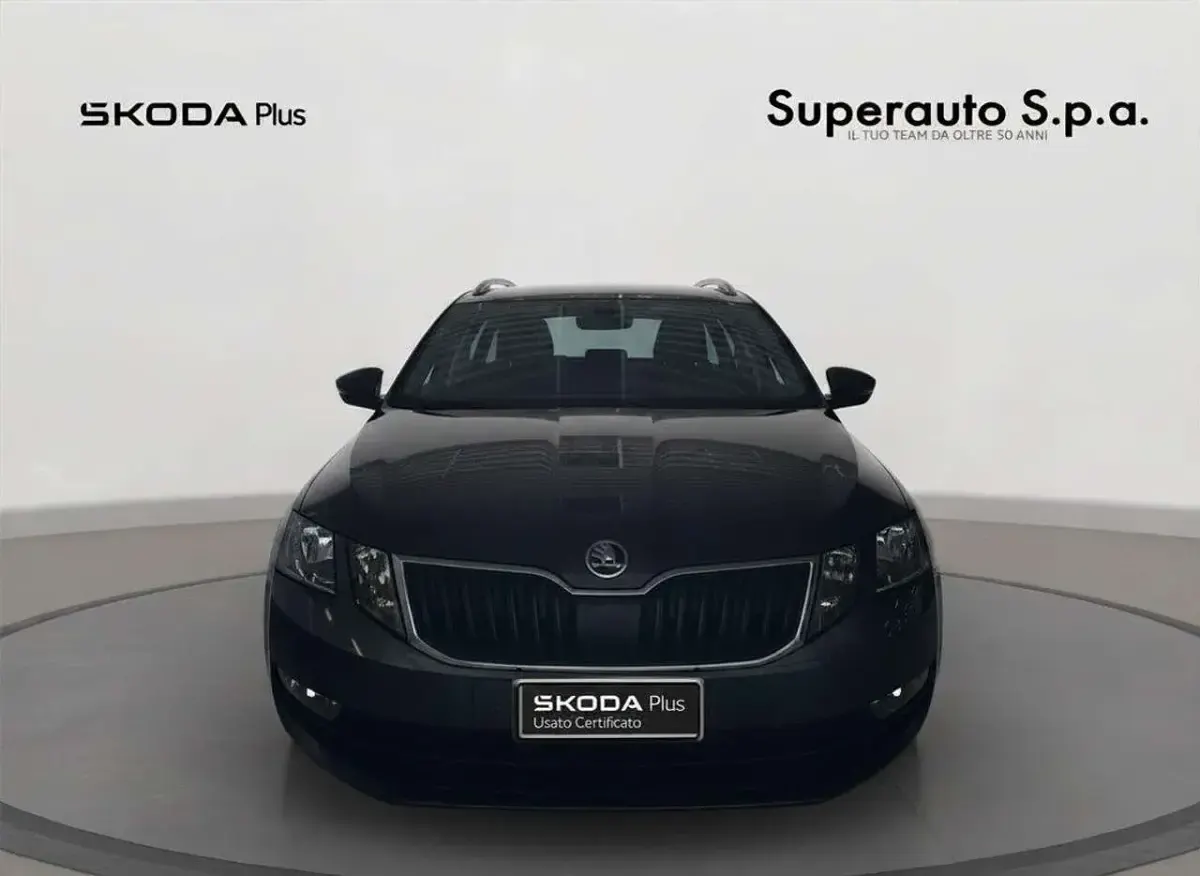 Usata Skoda Octavia Executive 116 CV (85 kW) 2019 Grigio Station wagon