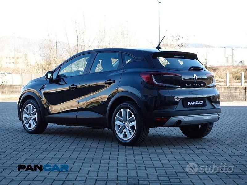 Usata Renault Captur Zen 101 CV (74 kW) 2021 Nero SUV