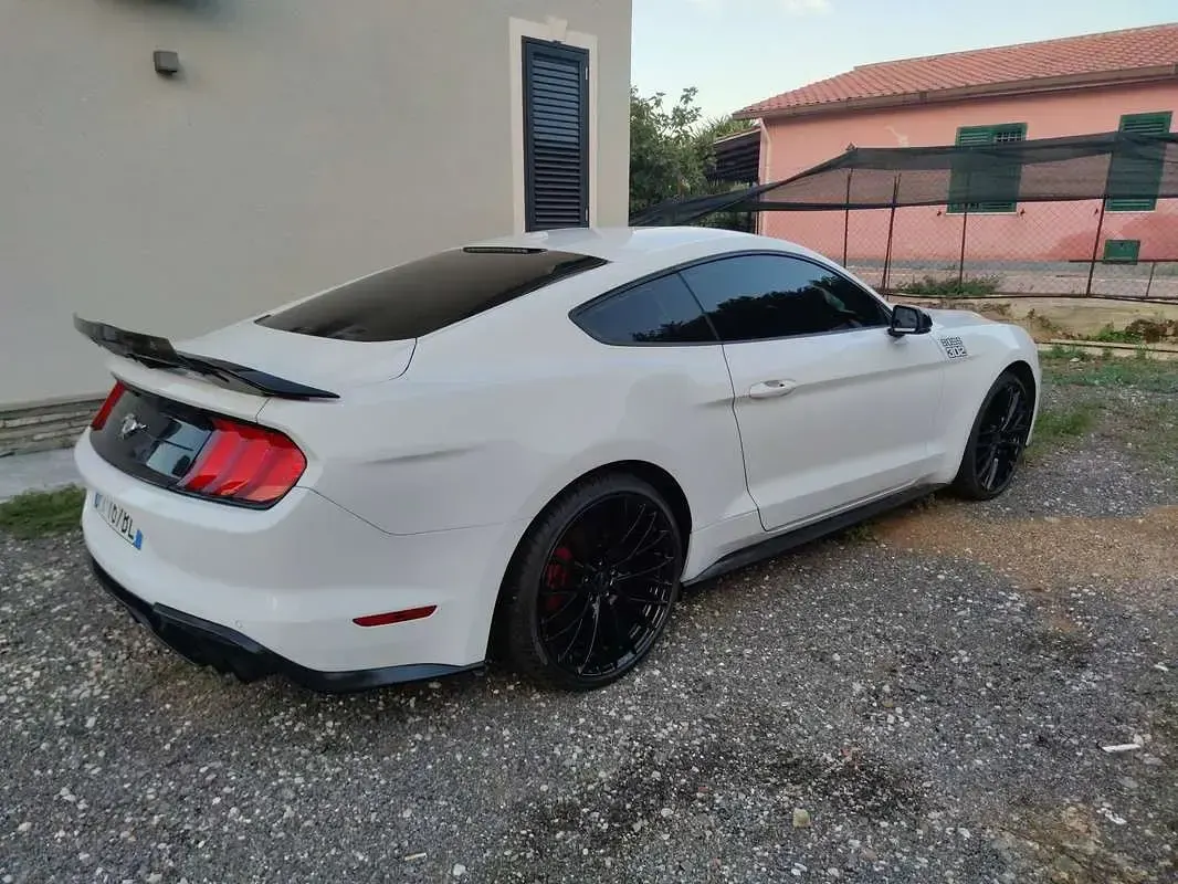 Usata Ford Mustang Convertible 317 CV (233 kW) 2018 Bianco Cabrio