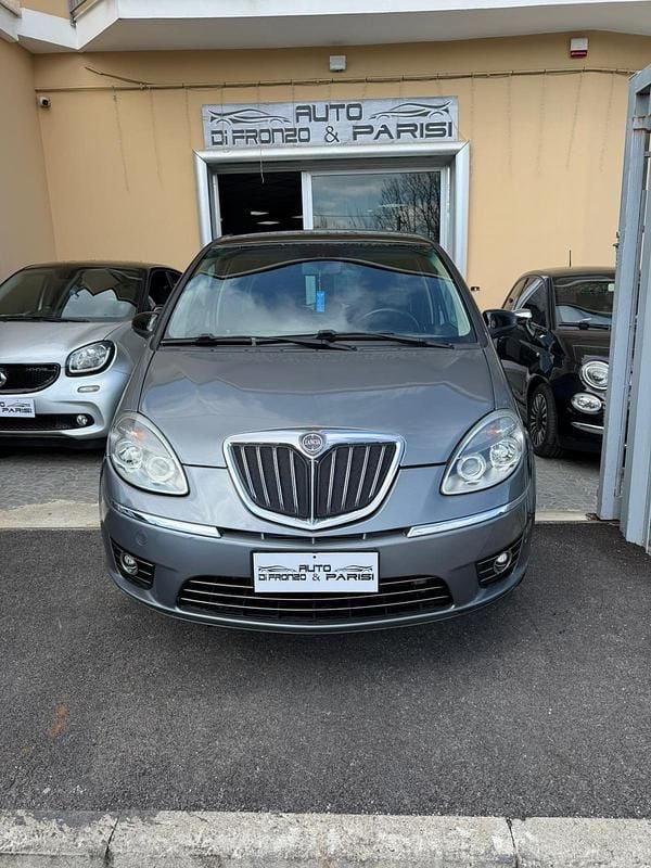 Usata Lancia Musa 77 CV (56 kW) 2011 Gray Monovolume