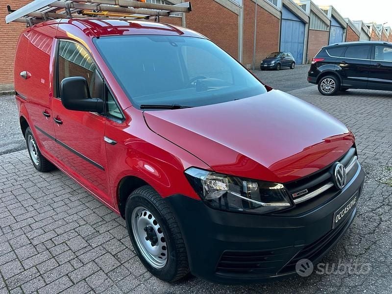 Usata VW Caddy 122 CV (89 kW) 2016 Rosso Monovolume