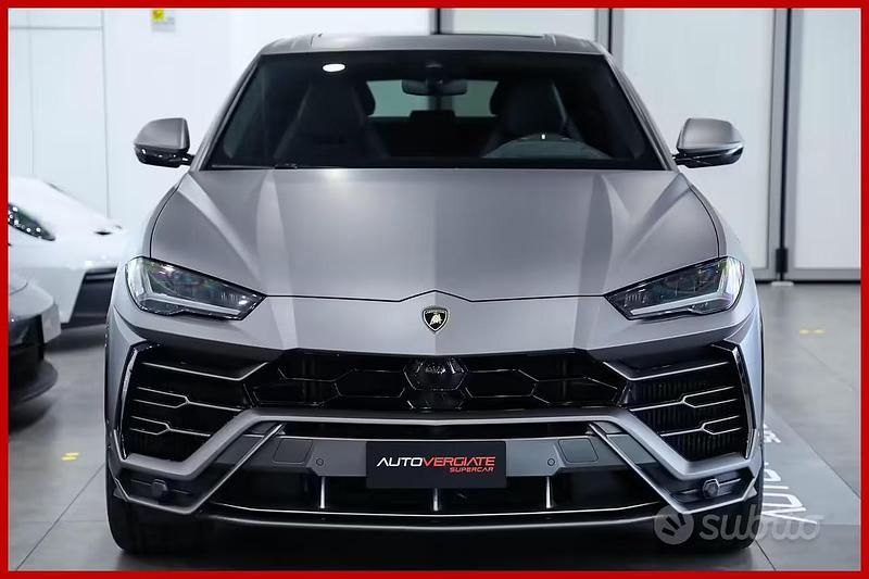 Usata Lamborghini Urus 666 CV (489 kW) 2020 Grigio SUV