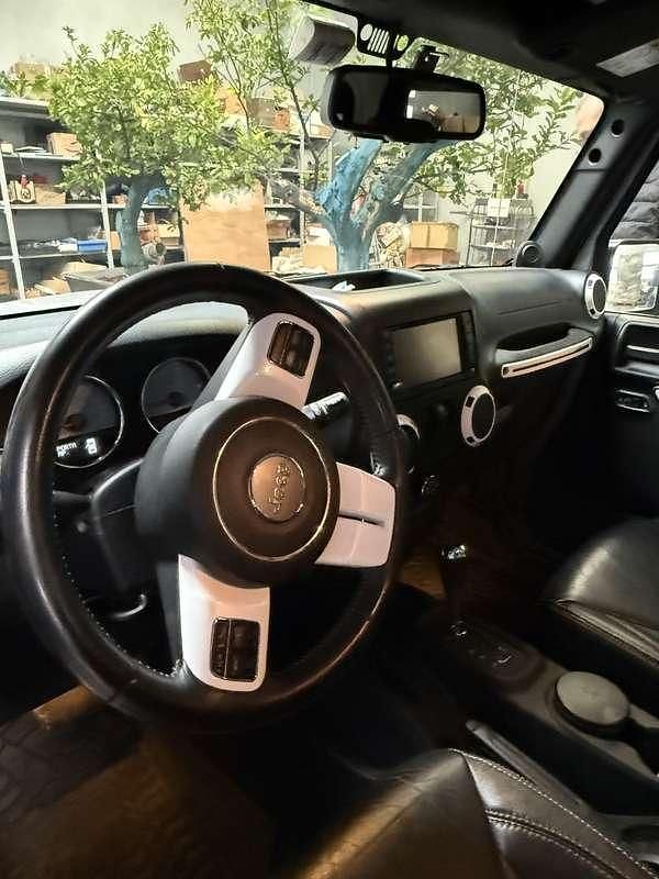 Usata Jeep Wrangler 200 CV (147 kW) 2014 Argento SUV