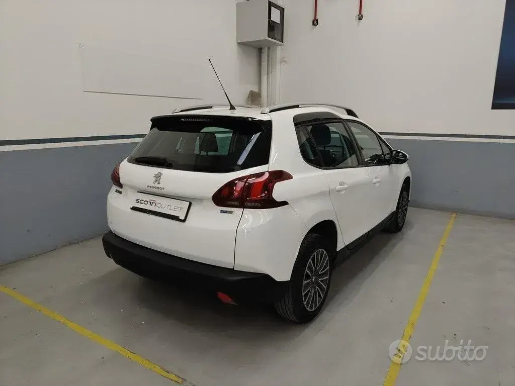 Usata Peugeot 2008 Active 82 CV (60 kW) 2017 Bianco SUV