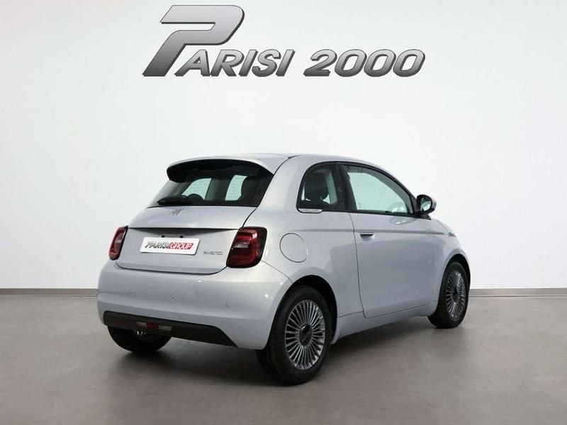 Novo Fiat 500 65 HP (47 kW) 2025 Azul Sedan