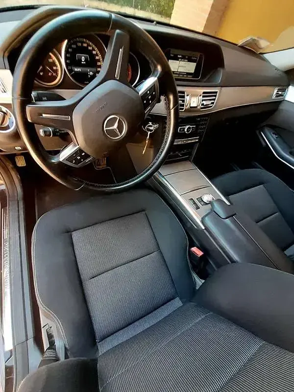 Usata Mercedes E200 136 CV (100 kW) 2013 Nero Berlina