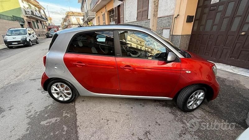 Usata Smart ForFour 71 CV (52 kW) 2015 Rosso Utilitaria