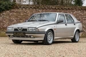 Usata Alfa Romeo 75 145 CV (106 kW) 1988 Grigio Berlina