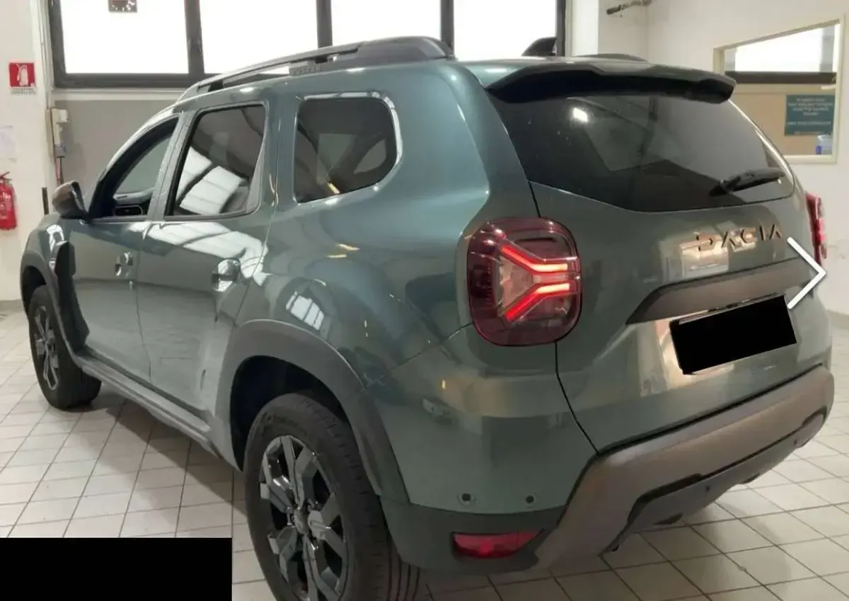 Usata Dacia Duster Extreme 101 CV (74 kW) 2023 Verde oxide SUV