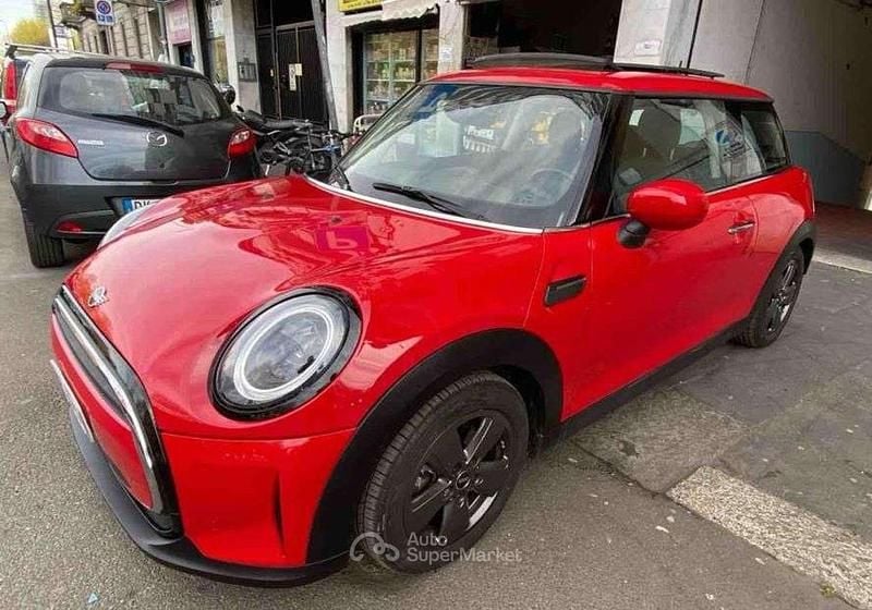 Begagnad Mini ONE 75 HK (55 kW) 2021 Röd Halvkombi