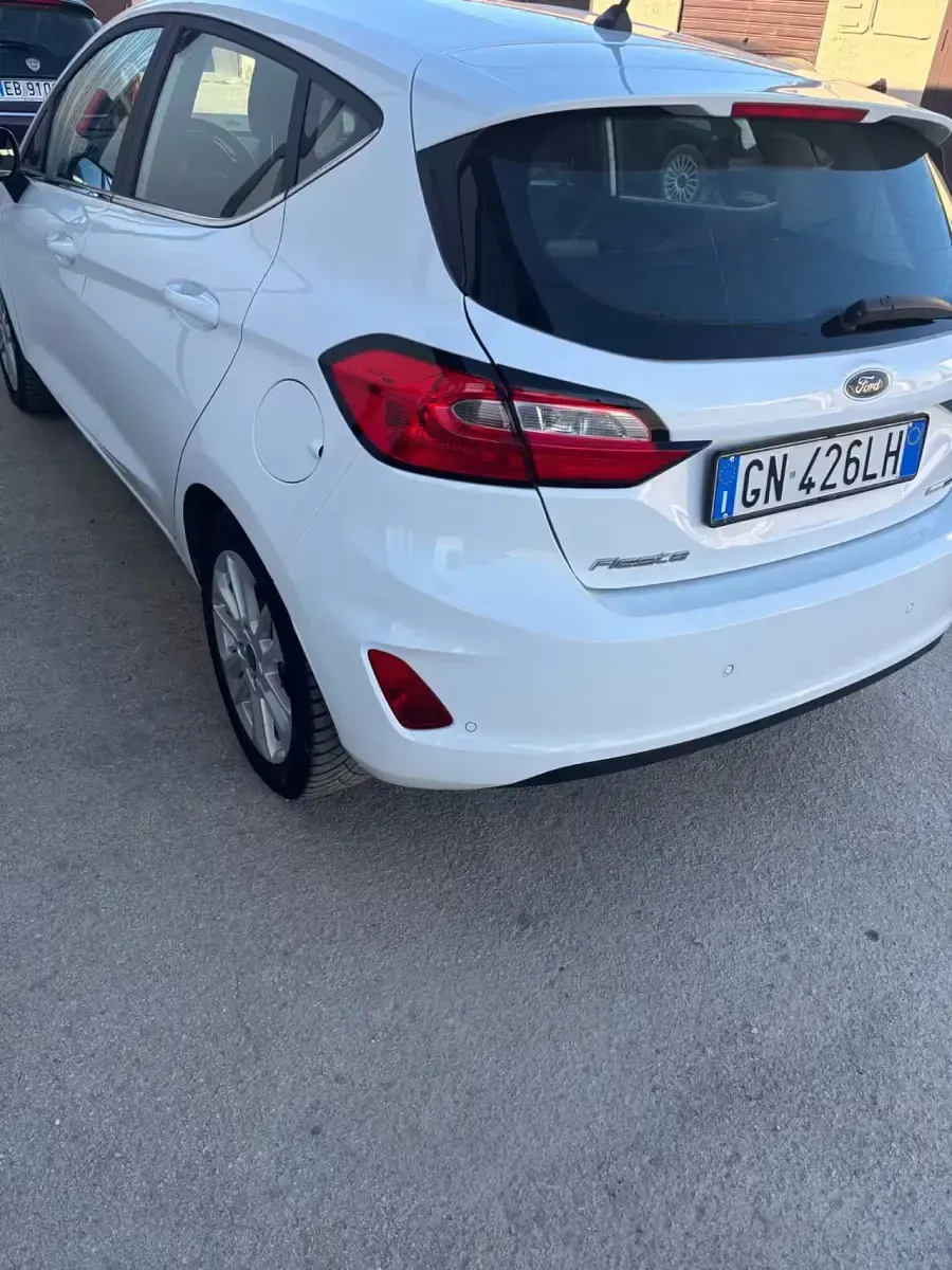 Usata Ford Fiesta Titanium 125 CV (91 kW) 2023 Bianco Utilitaria
