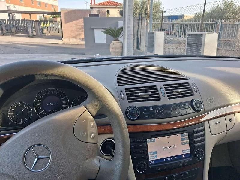 Usata Mercedes E270 Elegance 177 CV (130 kW) 2004 Berlina