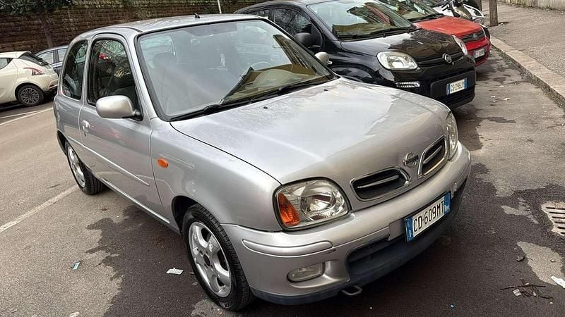 Usata Nissan Micra 60 CV (44 kW) 2002 Argento Utilitaria