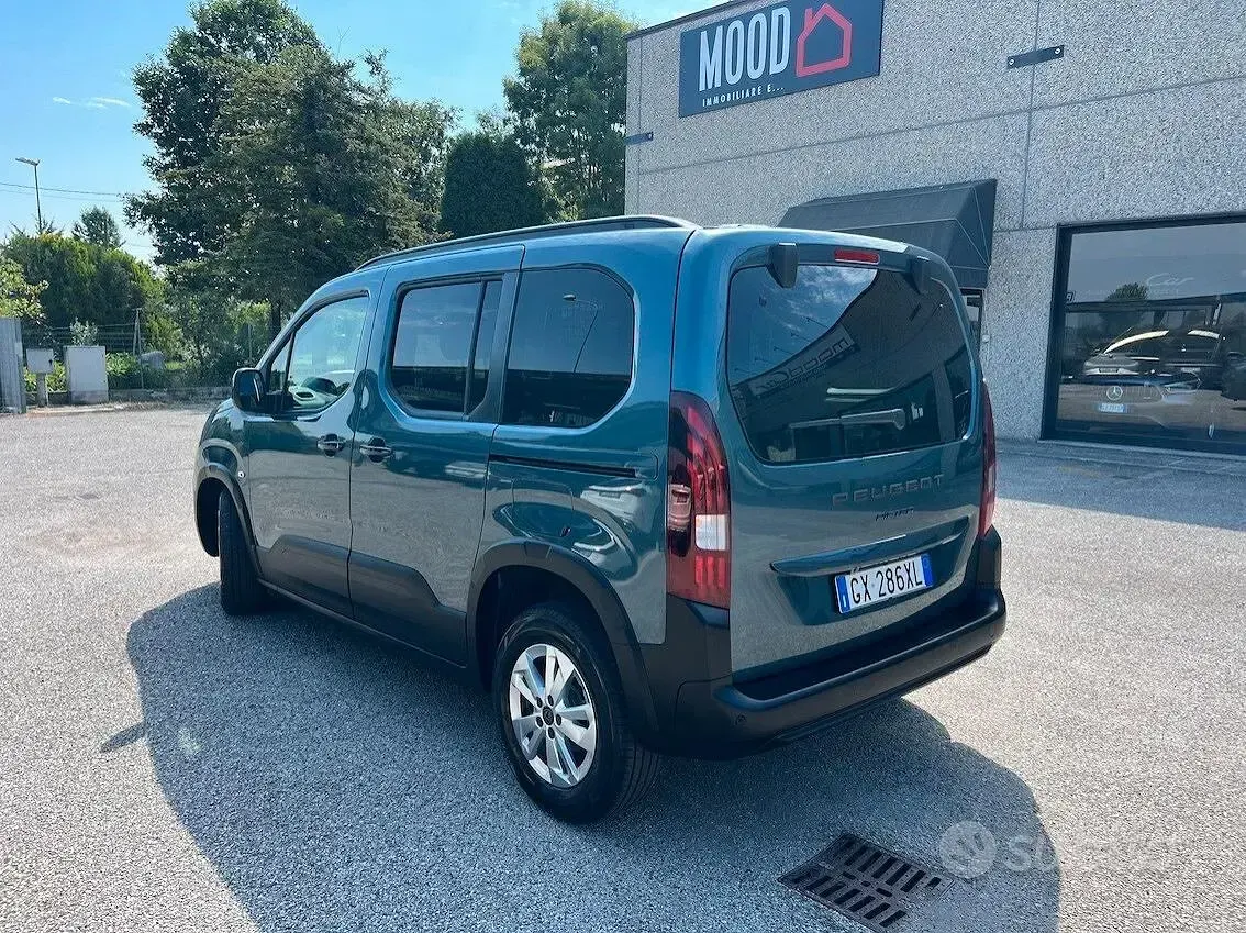 Usata Peugeot Rifter Allure 131 CV (96 kW) 2025 Bluazzurro Monovolume