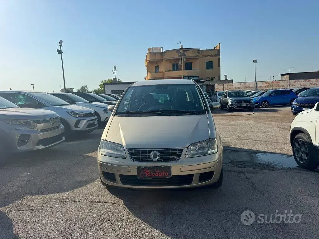 Usata Fiat Idea 90 CV (66 kW) 2008 Grigio Monovolume