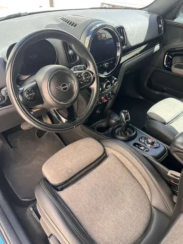 Usata Mini Cooper D Countryman Business 150 CV (110 kW) 2021 Argento SUV