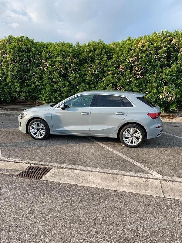 Nuova Audi A3 Sportback 150 CV (110 kW) 2025 Grigio Utilitaria