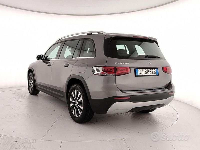 Usata Mercedes GLB200 163 CV (119 kW) 2022 Grigio SUV