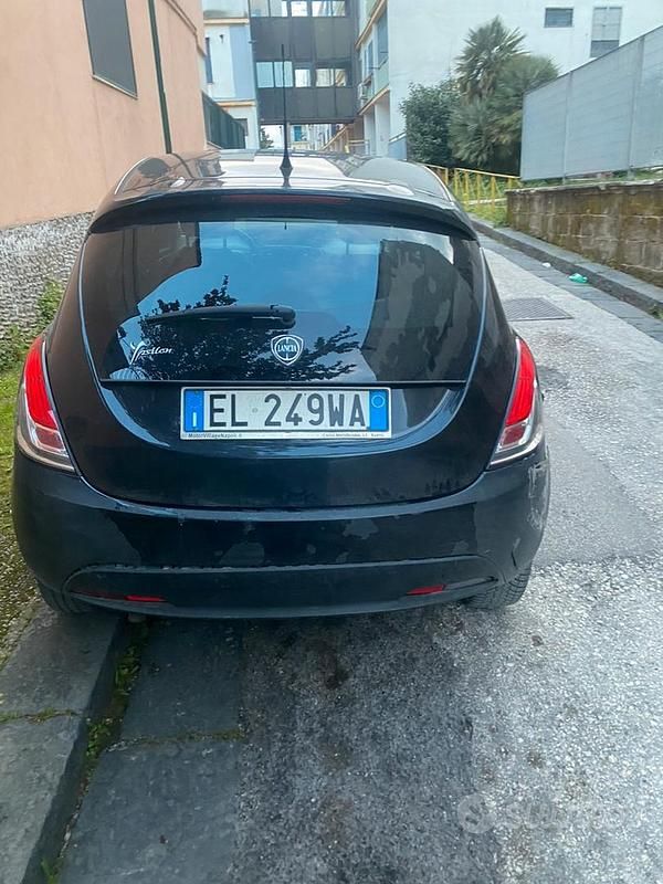 Usata Lancia Ypsilon 95 CV (69 kW) 2012 Utilitaria