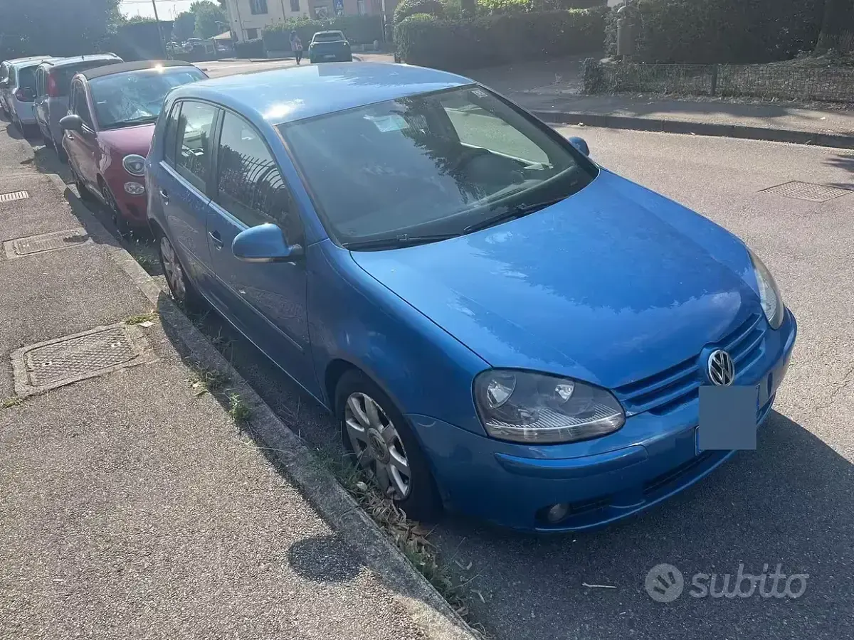 Usata VW Golf IV Sportline 140 CV (102 kW) 2004 Bluazzurro Berlina