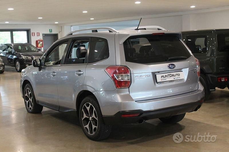 Usata Subaru Forester 241 CV (177 kW) 2013 Argento SUV