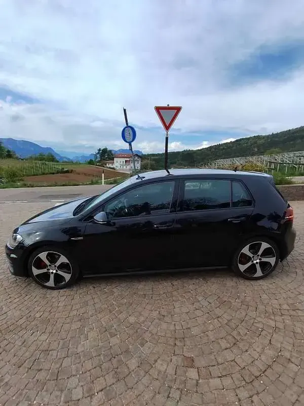 Usata VW Golf VII GTI 220 CV (161 kW) 2016 Nero Berlina