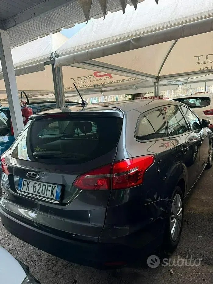 Usata Ford Focus 120 CV (88 kW) 2017 Nero Station wagon