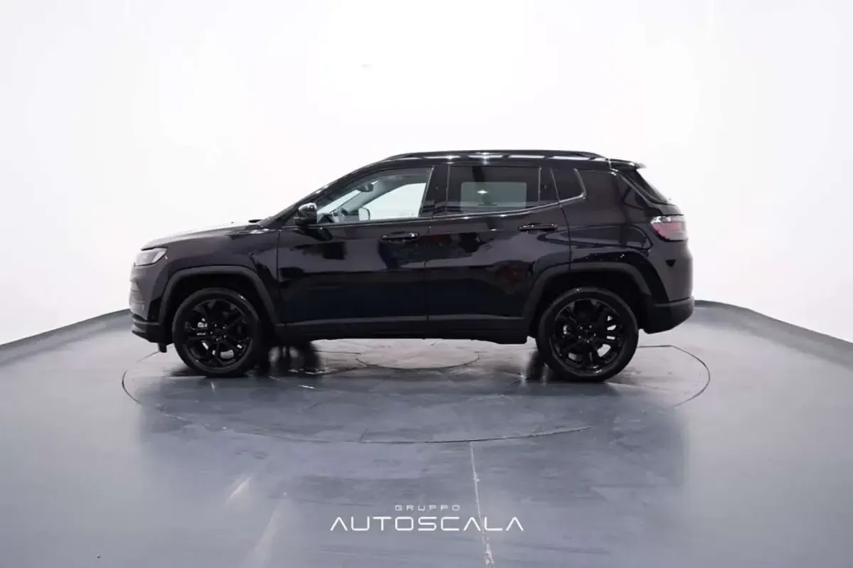 Usata Jeep Compass Night Eagle 131 CV (96 kW) 2023 Carbon black SUV