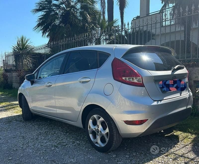 Usata Ford Fiesta Titanium 96 CV (70 kW) 2010 Utilitaria