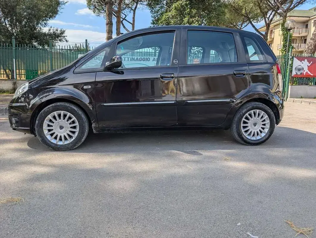 Usata Lancia Musa 77 CV (56 kW) 2012 Monovolume