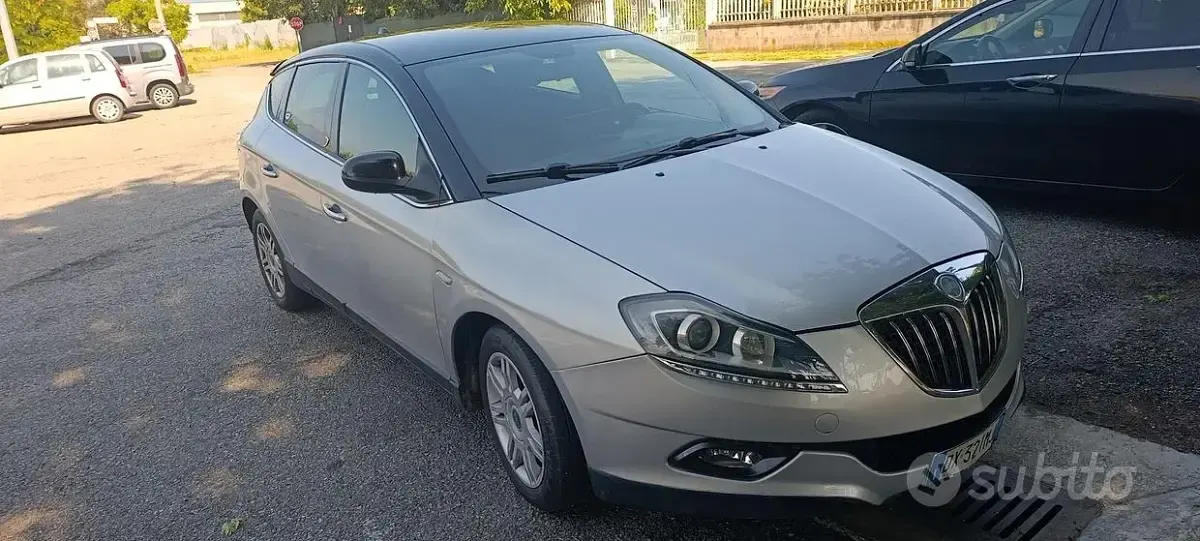 Usata Lancia Delta 120 CV (88 kW) 2009 Utilitaria