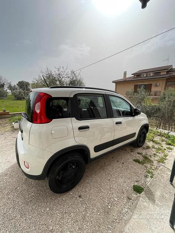 Usata Fiat Panda 4x4 85 CV (62 kW) 2021 Bianco Utilitaria