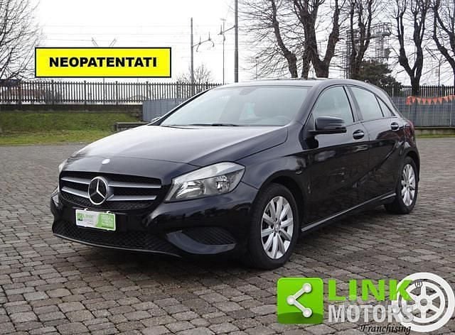 Usata Mercedes A180 Executive 122 CV (89 kW) 2015 Nero Berlina
