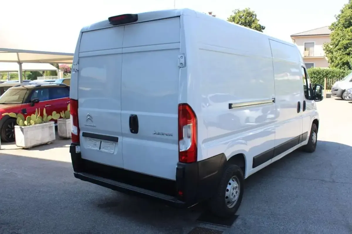 Usata Citroën Jumper Business Class 140 CV (102 kW) 2022 Bianco Monovolume