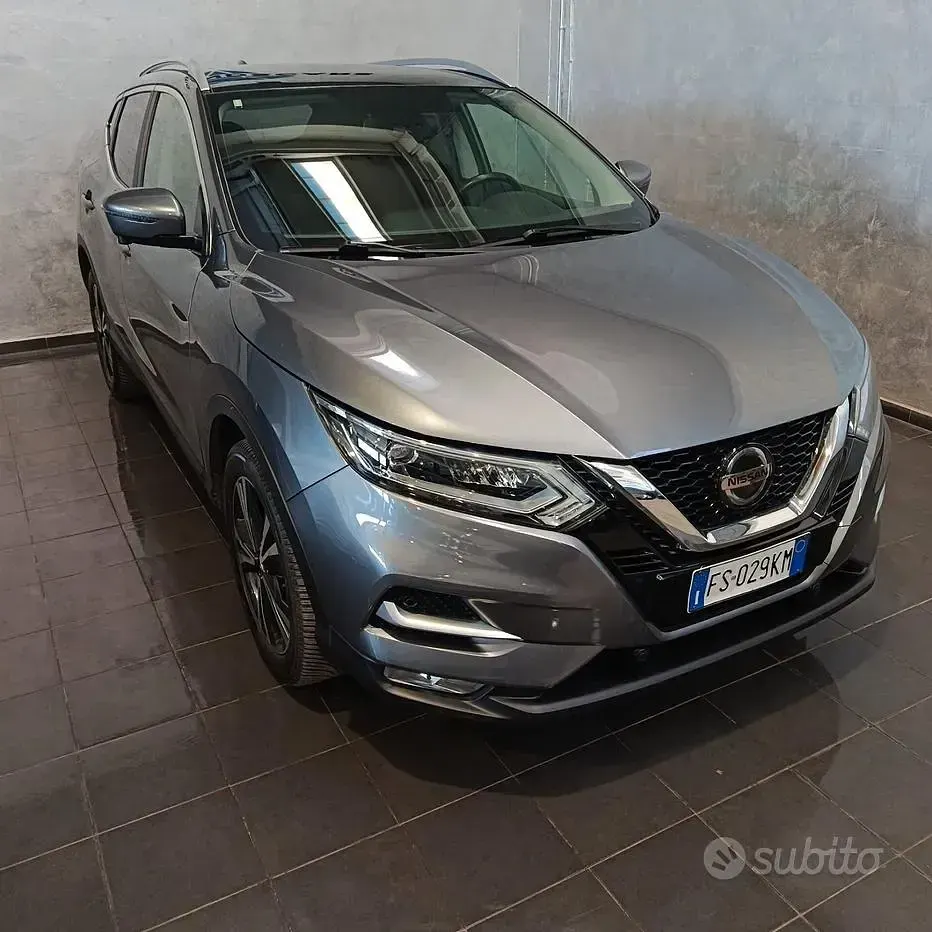 Usata Nissan Qashqai Tekna 116 CV (85 kW) 2018 Grigio SUV