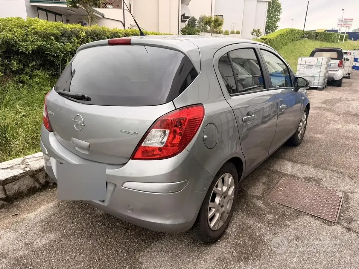 Używany Opel Corsa 95 KM (69 kW) 2010 Szary Hatchback