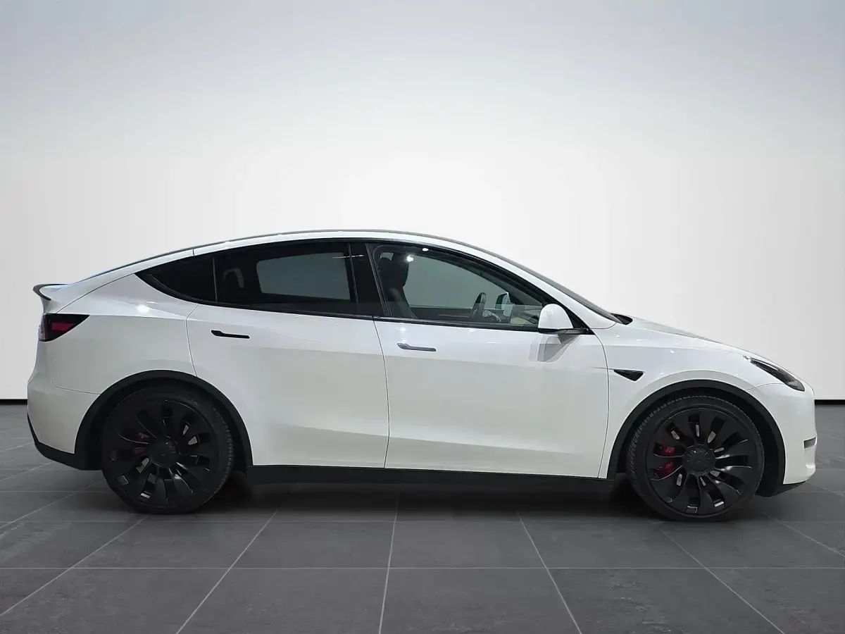 Usata Tesla Model Y Performance 155 kW (211 CV) 2023 Bianco SUV