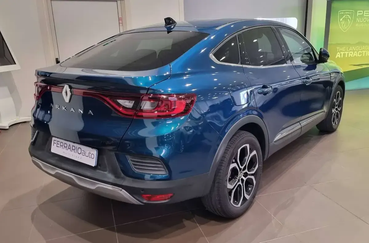 Usata Renault Arkana Techno 145 CV (106 kW) 2023 Blu SUV
