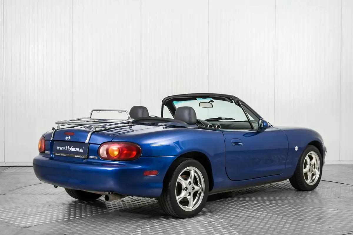 Usata Mazda MX5 141 CV (103 kW) 1999 Blu Cabrio