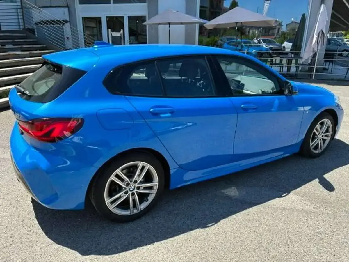 Usata BMW 118 M Sport 136 CV (100 kW) 2022 Blu/azzurro Berlina