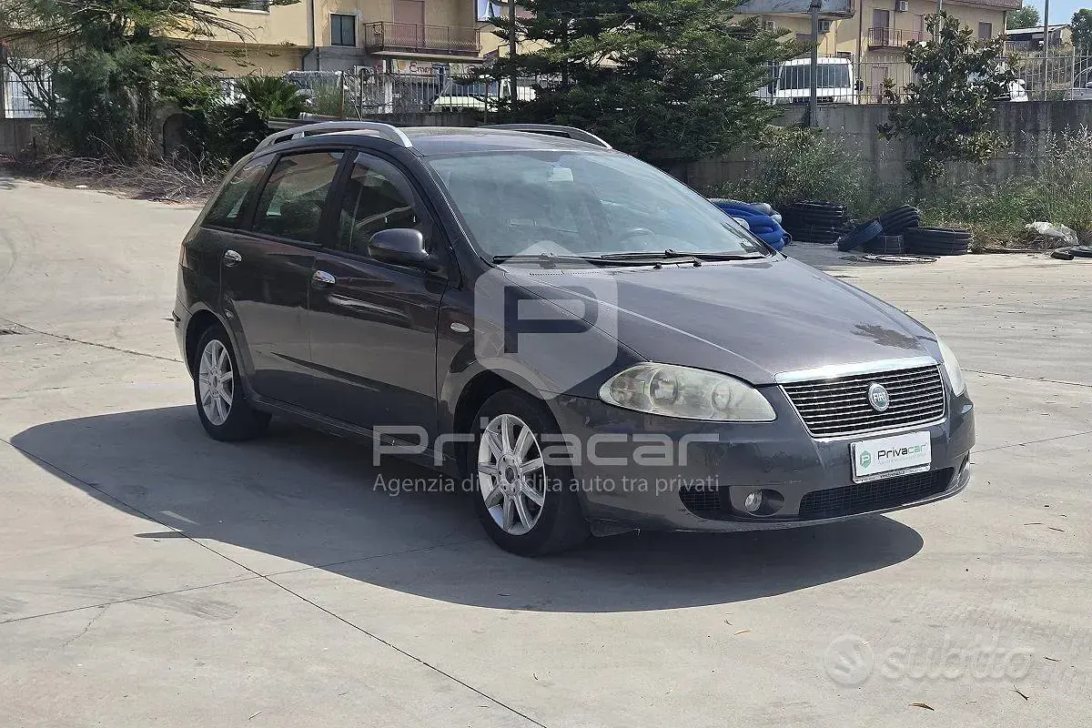 Usata Fiat Croma Active 120 CV (88 kW) 2006 Grigio Station wagon
