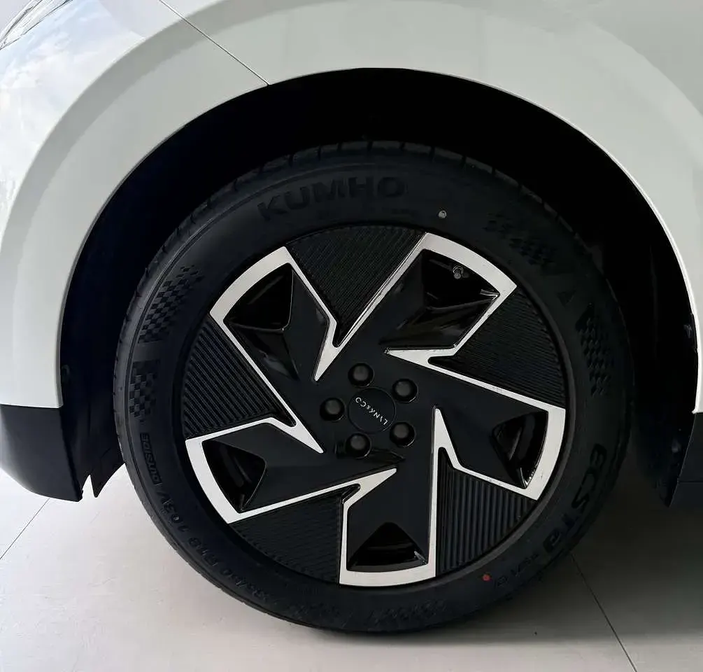 Usata Lynk & Co 02 200 kW (272 CV) 2025 Bianco SUV