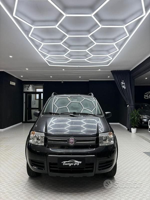 Usata Fiat Panda 4x4 Climbing 69 CV (50 kW) 2008 Nero Utilitaria