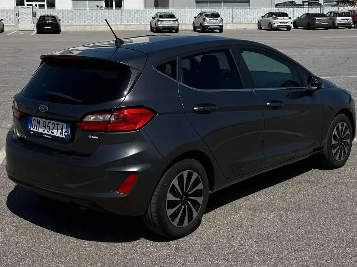 Second-hand Ford Fiesta Titanium 75 CP (55 kW) 2023 Gri Hatchback