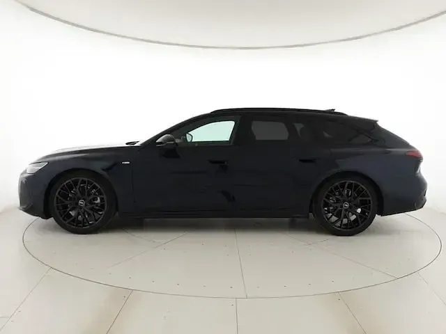 Nuova Audi A6 S-Line 204 CV (150 kW) 2025 Blu firmamento metallizzato Station wagon