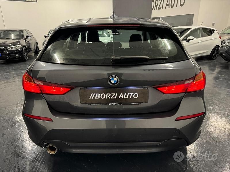 Usata BMW 118 Sport Line 140 CV (102 kW) 2020 Grigio Utilitaria