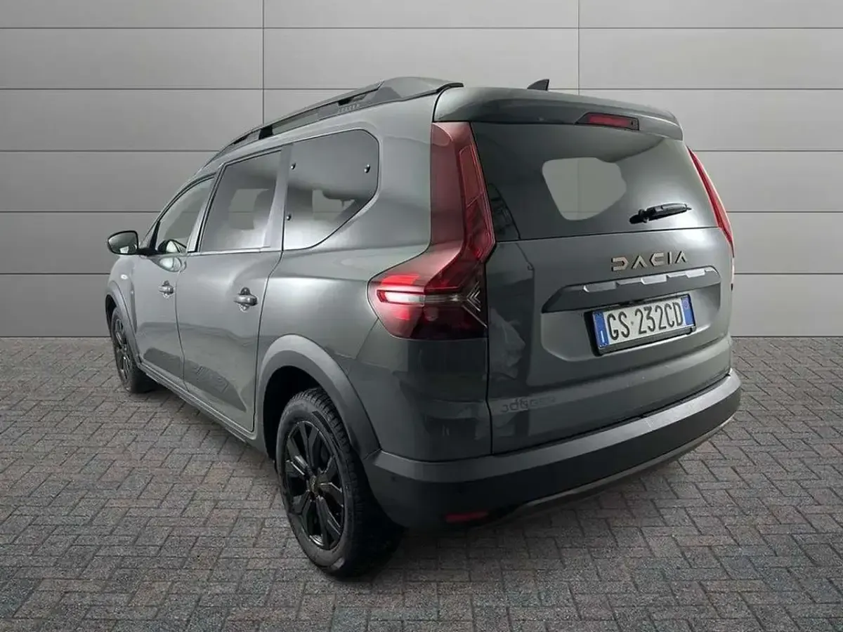 Usata Dacia Jogger Extreme 110 CV (80 kW) 2024 Grigio met. Monovolume