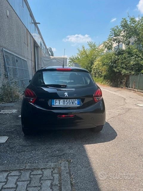 Nero Usata 2019 Peugeot 208 Signature Sky Due volumi | 10.800 € (Buon prezzo) - Immagine 1/4